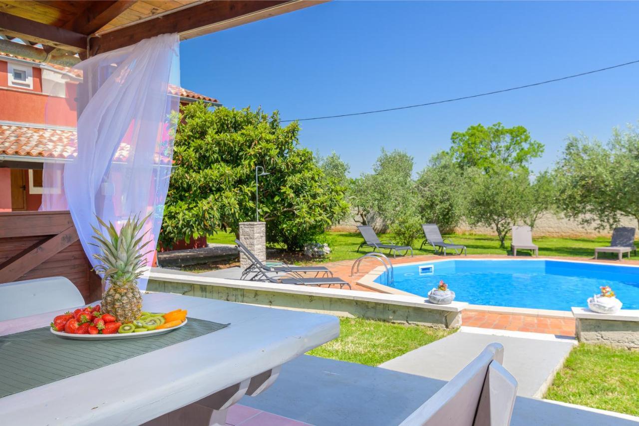 Villa Carla With Private Pool & Kids Playground - Pet Friendly Mutvoran ภายนอก รูปภาพ
